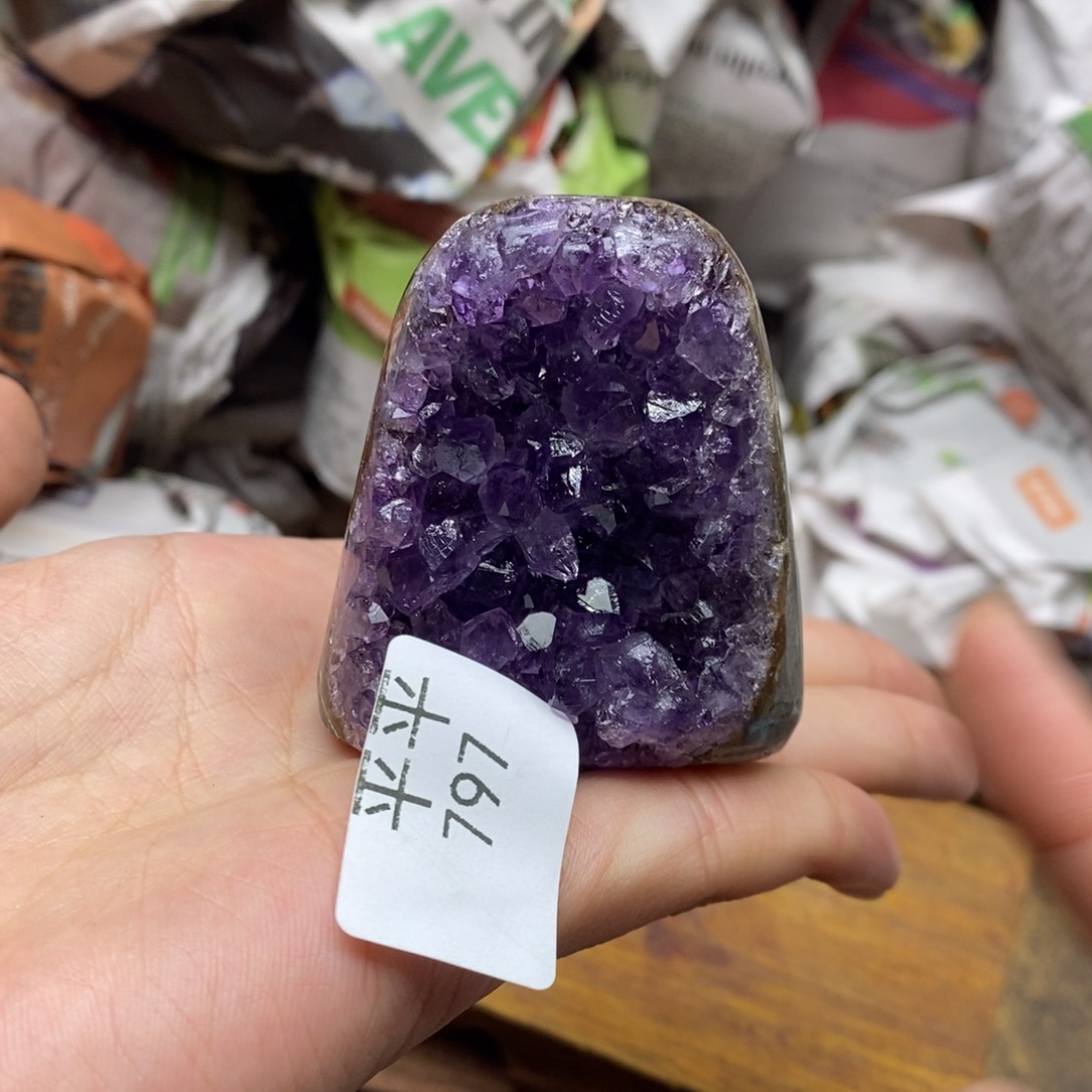 紫晶乌拉圭未镶嵌