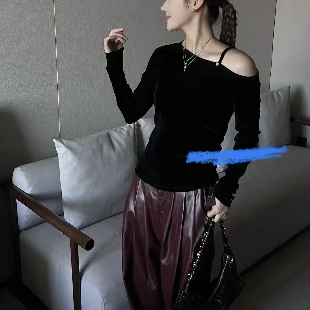（小清家）千金风丝绒黑色长袖上衣