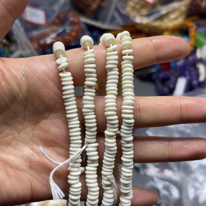 玻璃颈饰10号一条，喊我选