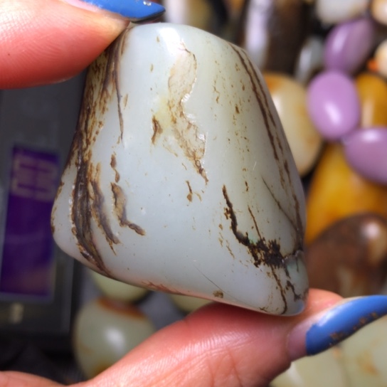 和田玉（翠青玉）未镶嵌珠宝奇石