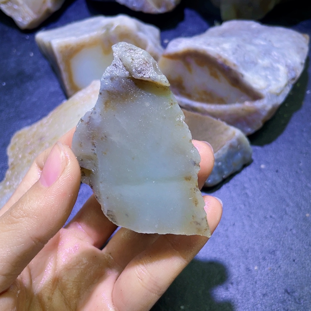 和田玉未镶嵌珠宝半成品