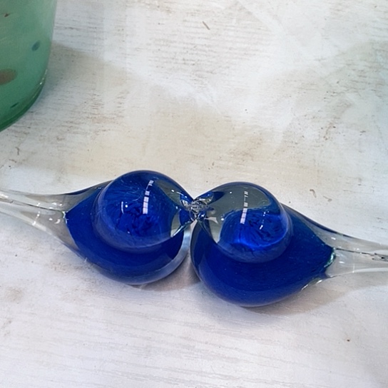 琉璃花瓶高6厘米宽6厘米