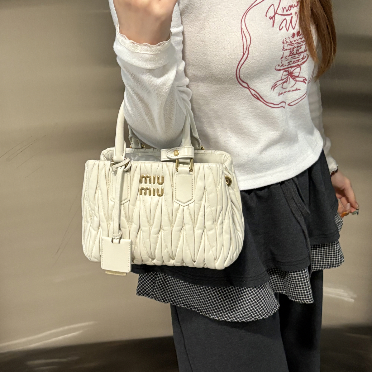 95新 MIU MIU/缪缪 白色褶皱菜篮子新款