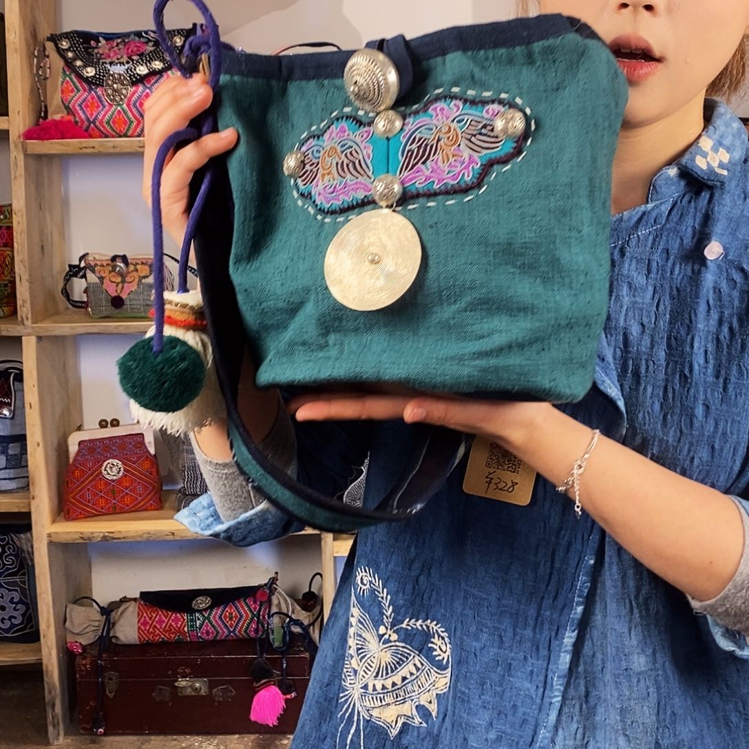 织绣手工制作包包