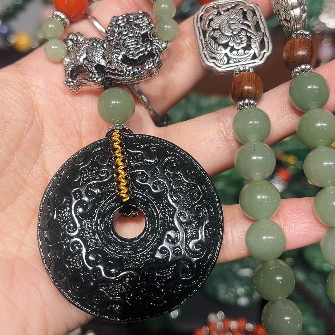 颈饰未镶嵌和田玉