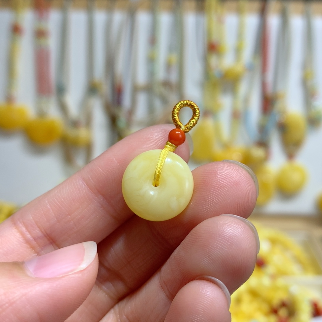 蜜蜡未镶嵌裸石配饰