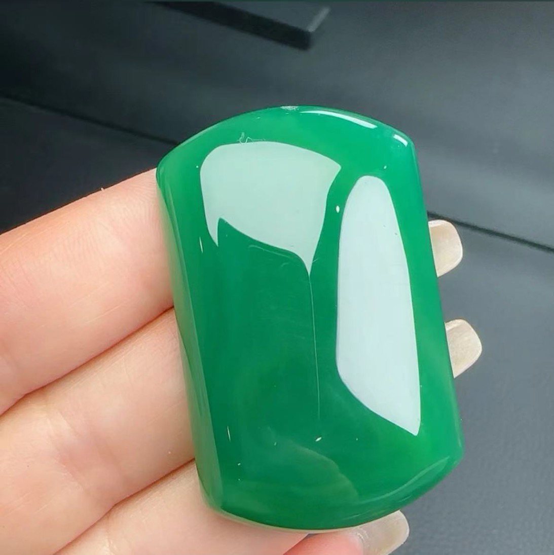 天然绿色玛瑙玉髓平安无事牌吊坠男女同款佩戴绳子（多样化发货）