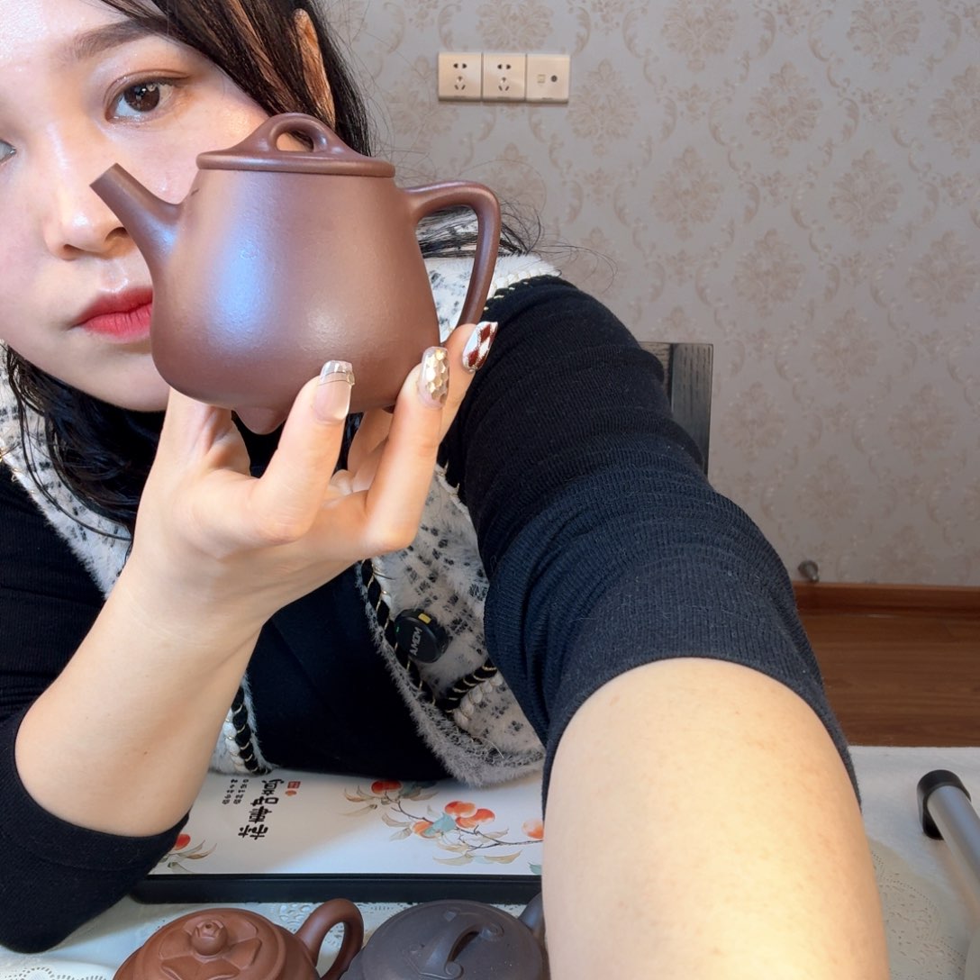 紫砂茶壶观**涛精工制作