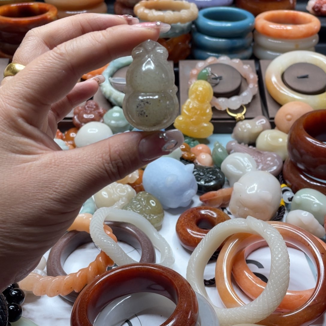 石英质玉手镯合金