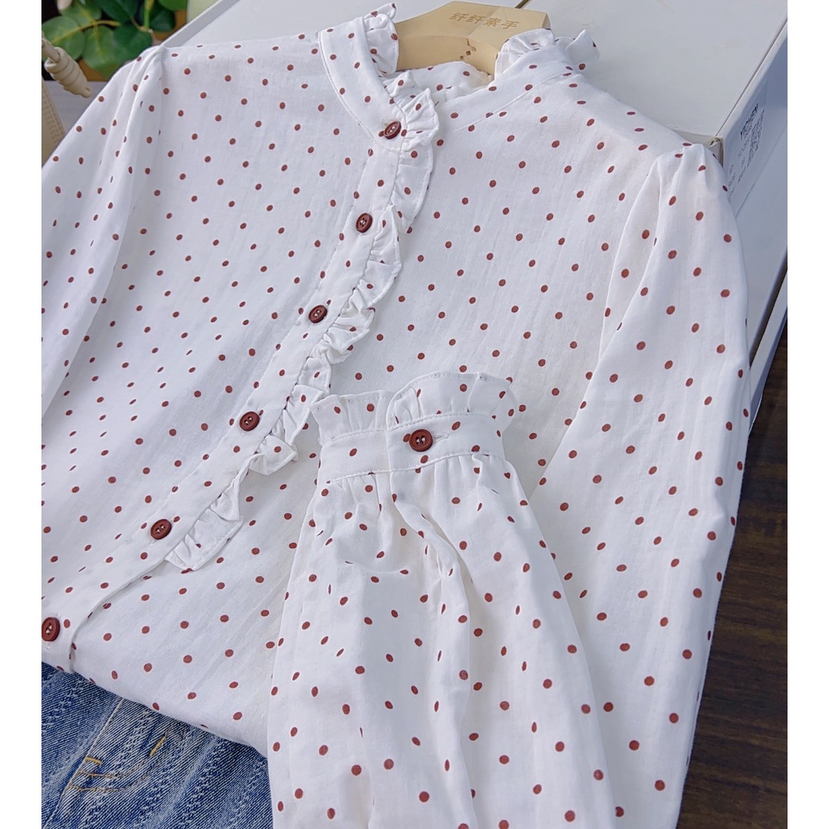 婷--CS1304秋冬木耳领波点法式长袖衬衫时尚圆点荷叶边上衣