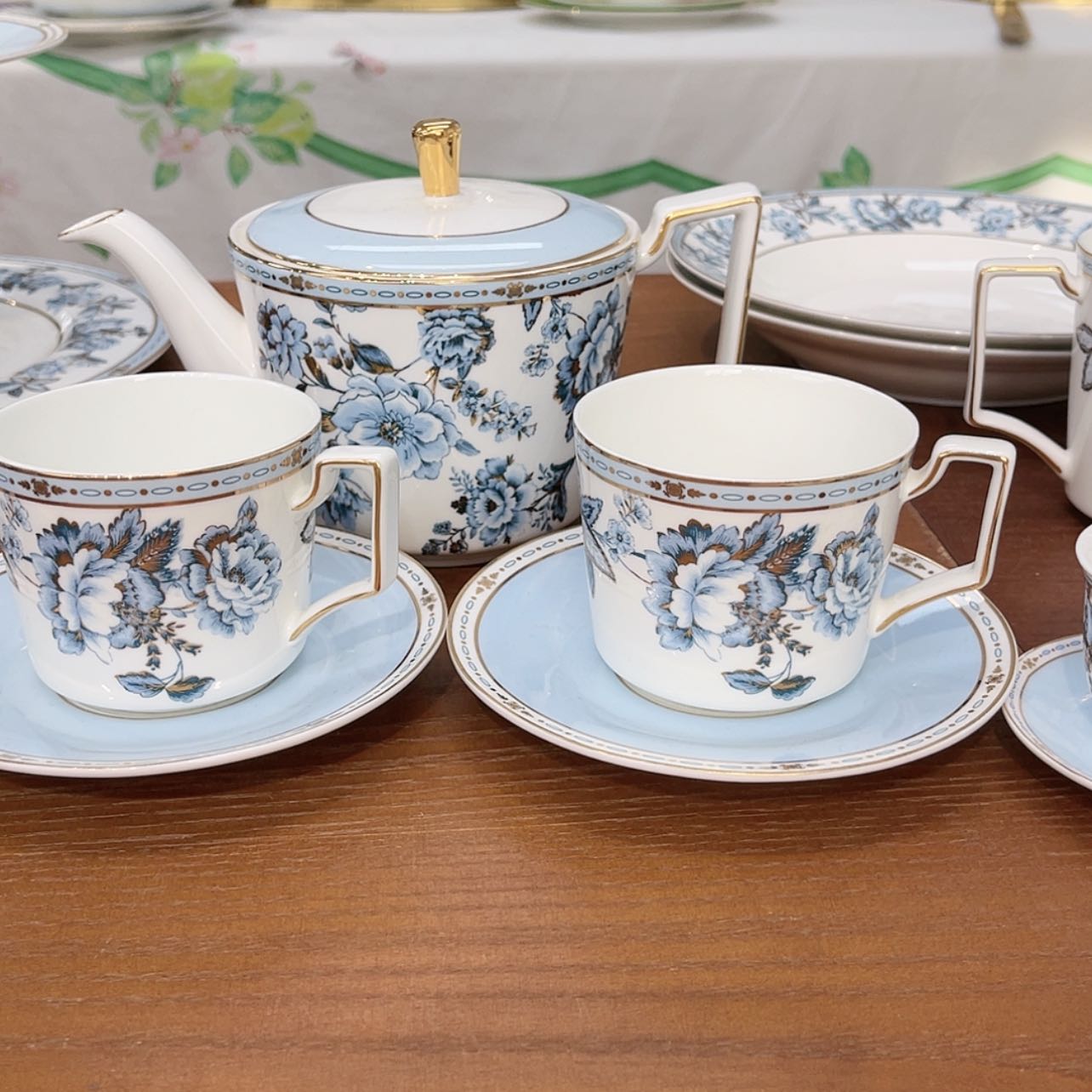 【闪购商品】瓷片一壶两杯——————-