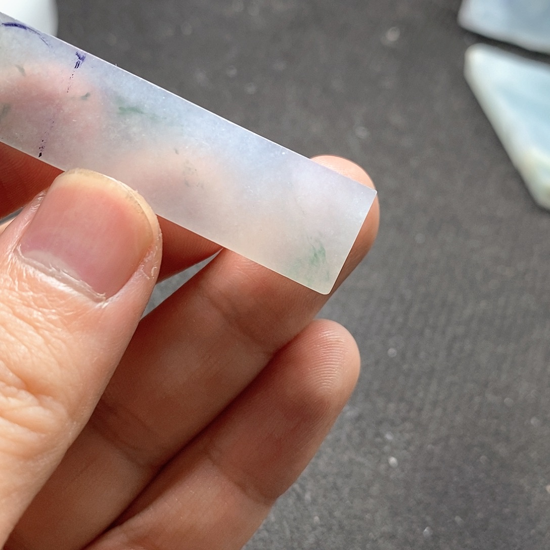 翡翠未镶嵌颈饰定制