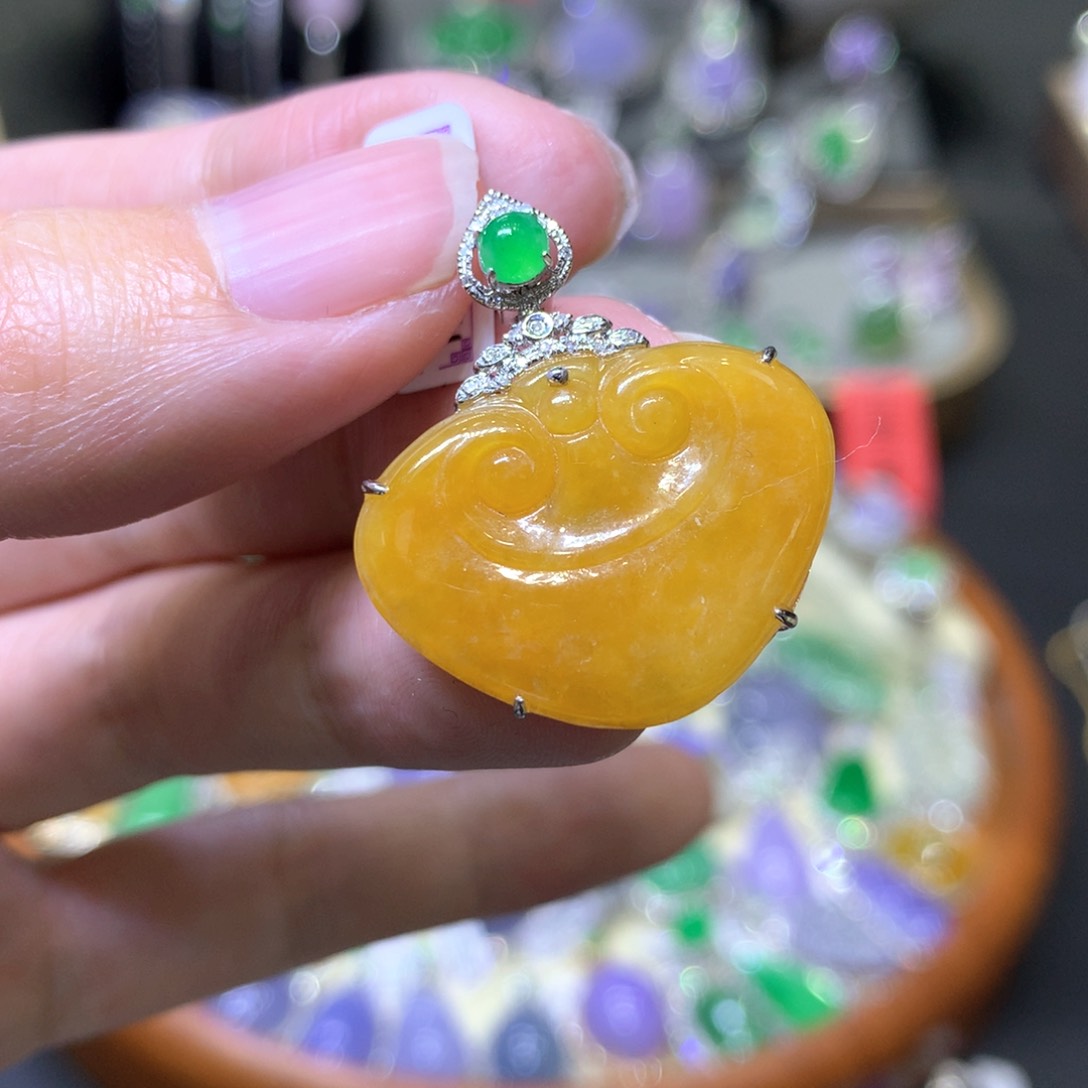 【闪购商品】翡翠颈饰18K金镶嵌翡翠吊坠项链