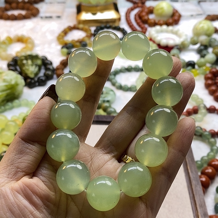 未镶嵌蛇纹石玉手镯苏*