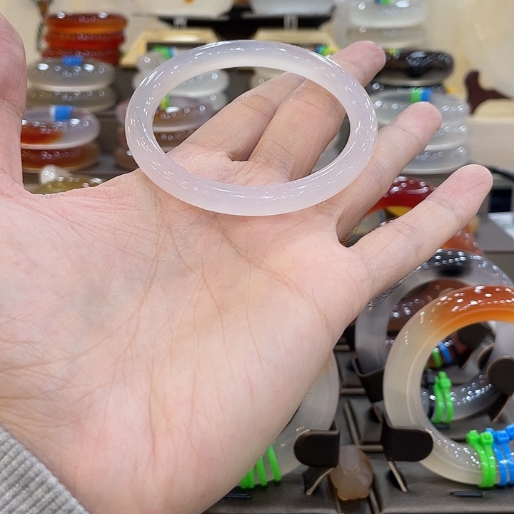 玛瑙/玉髓未镶嵌手镯