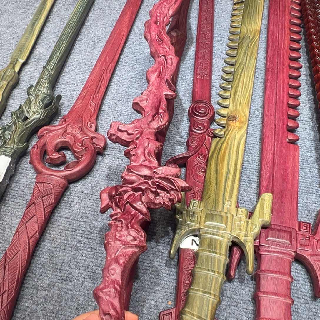 非洲紫檀（红花梨）紫**来微瑕玉蓉