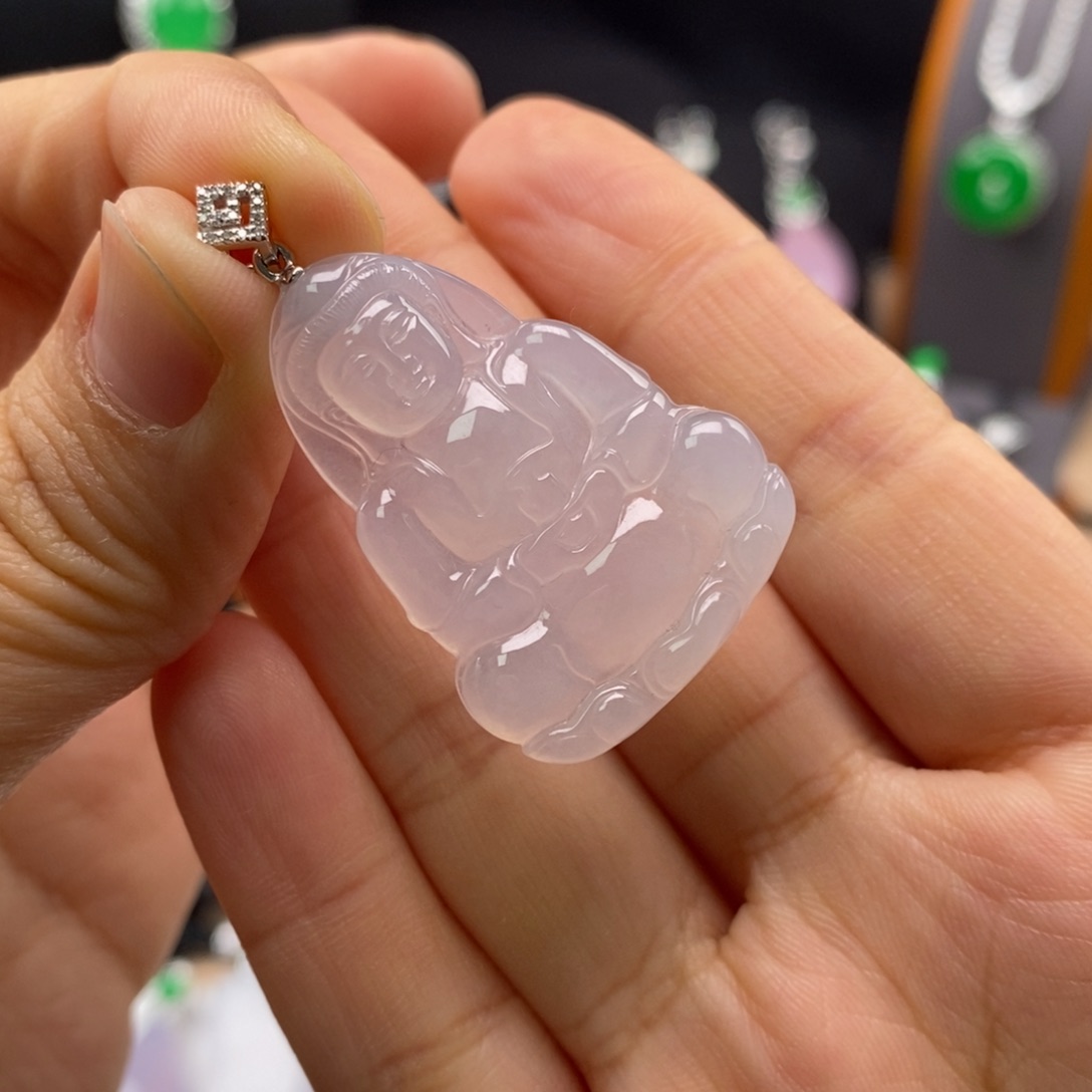 翡翠18K金镶嵌颈饰观音