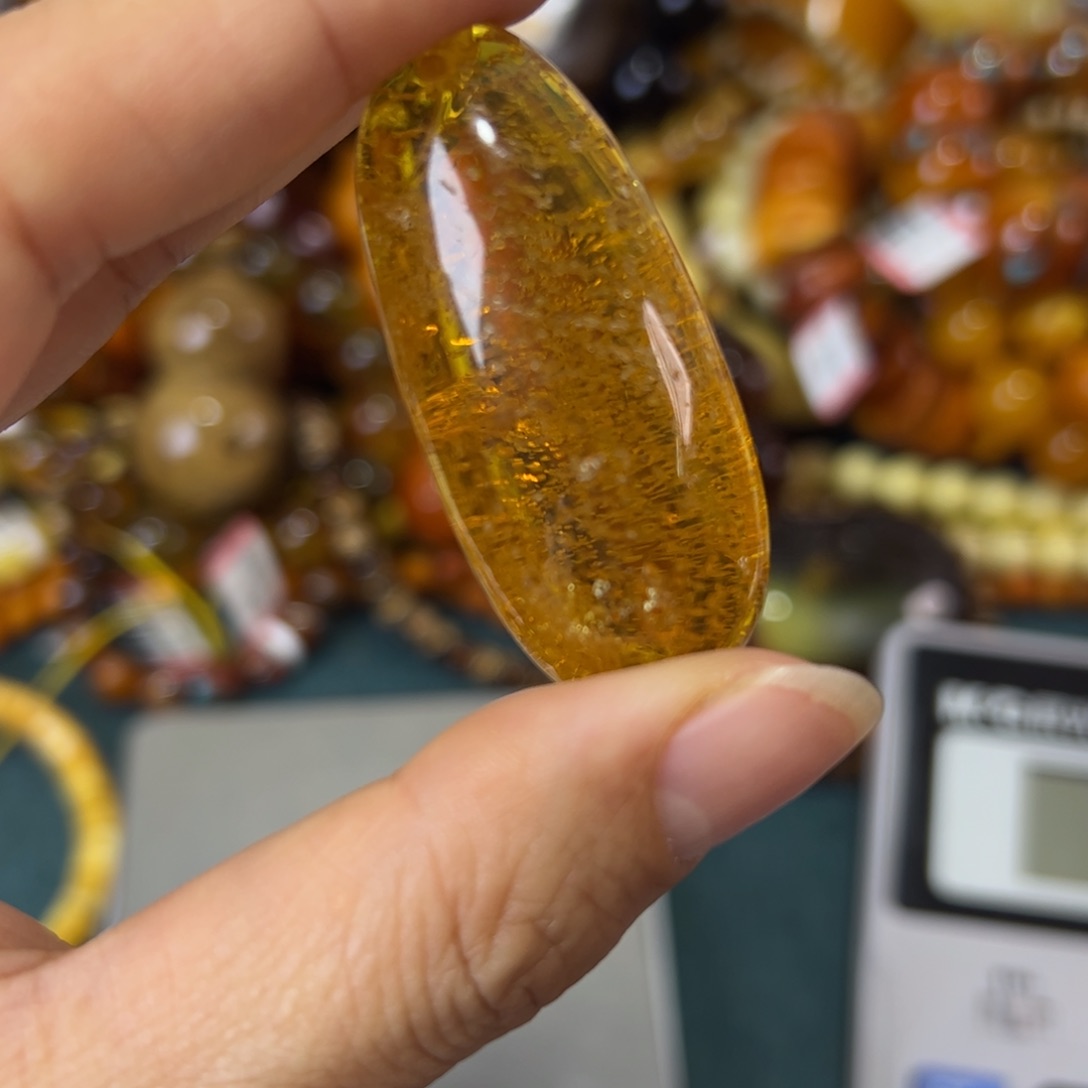 未镶嵌琥珀珠宝奇石379