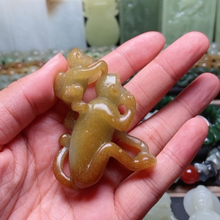 【闪购商品】和田玉未镶嵌颈饰青*