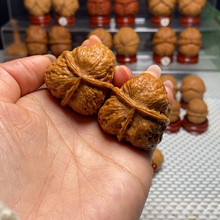 博***行文玩核桃把件1花开富贵三棱