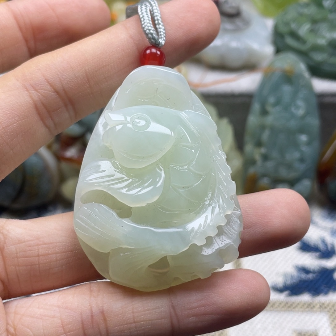 蛇纹石玉颈饰未镶嵌