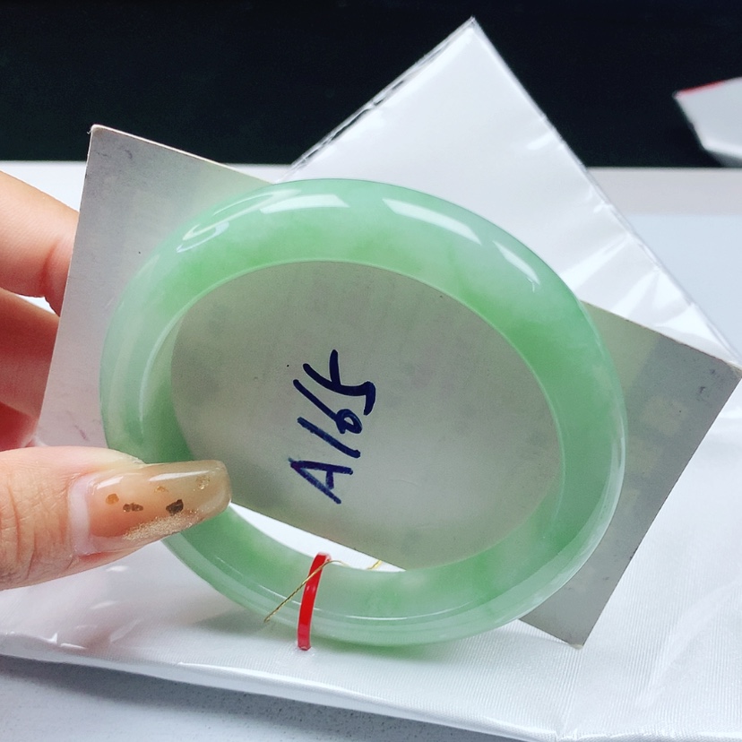 【闪购商品】翡翠手镯未镶嵌 正圈57+