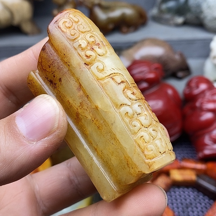 未镶嵌蛇纹石玉颈饰