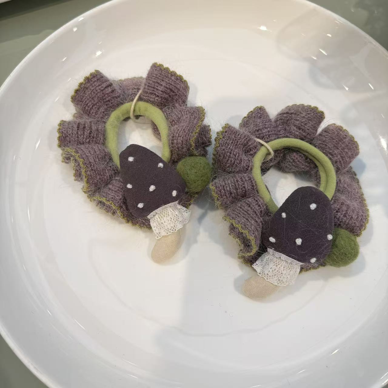 秋冬蘑菇卡通毛线针织大肠发圈女高级感扎头发绳马尾头绳百搭发饰