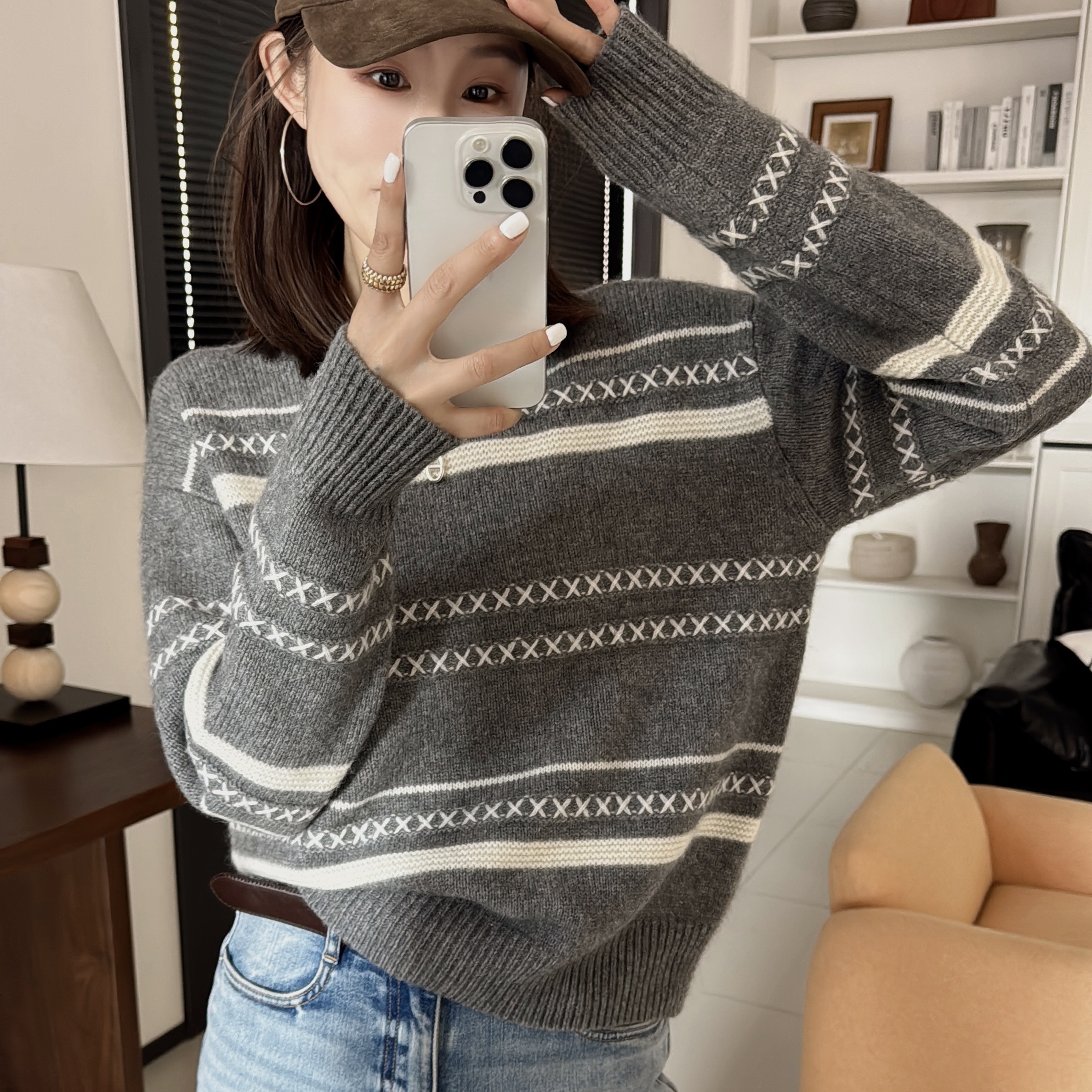 【丽姐女装】冬日来信｜叉叉条纹提花 细纱重工精致柔软毛衣M0530