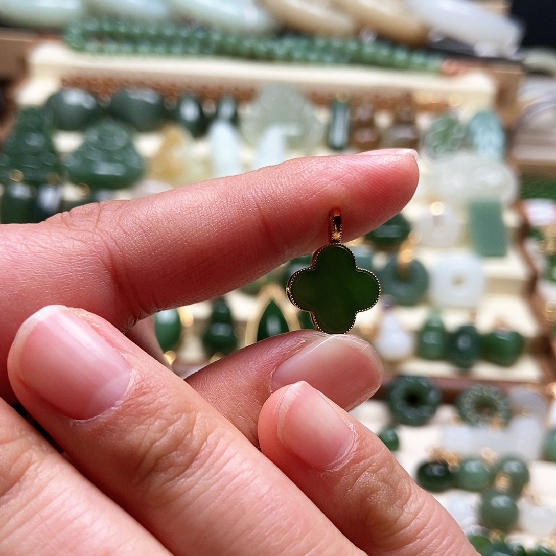 吊坠(不含链)18K金镶嵌和田玉阳****竹