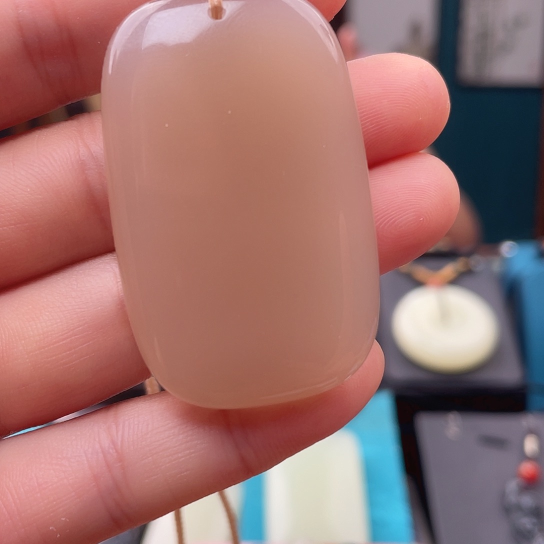 和田玉未镶嵌颈饰藕