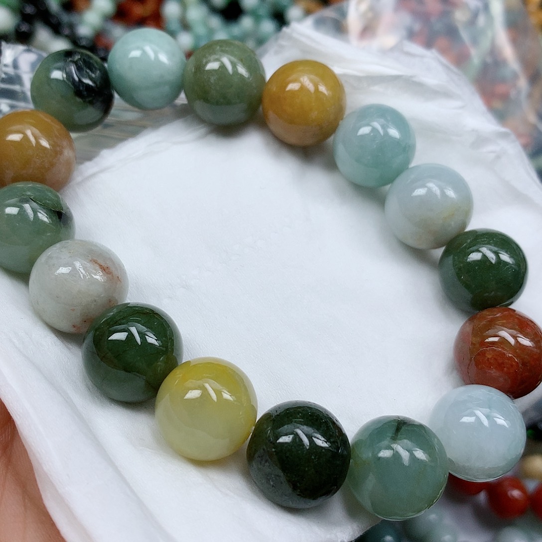 翡翠颈饰未镶嵌手串