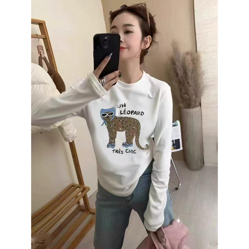 依萱妮～秋冬百搭新款德绒白墨直喷小豹长袖T恤7728