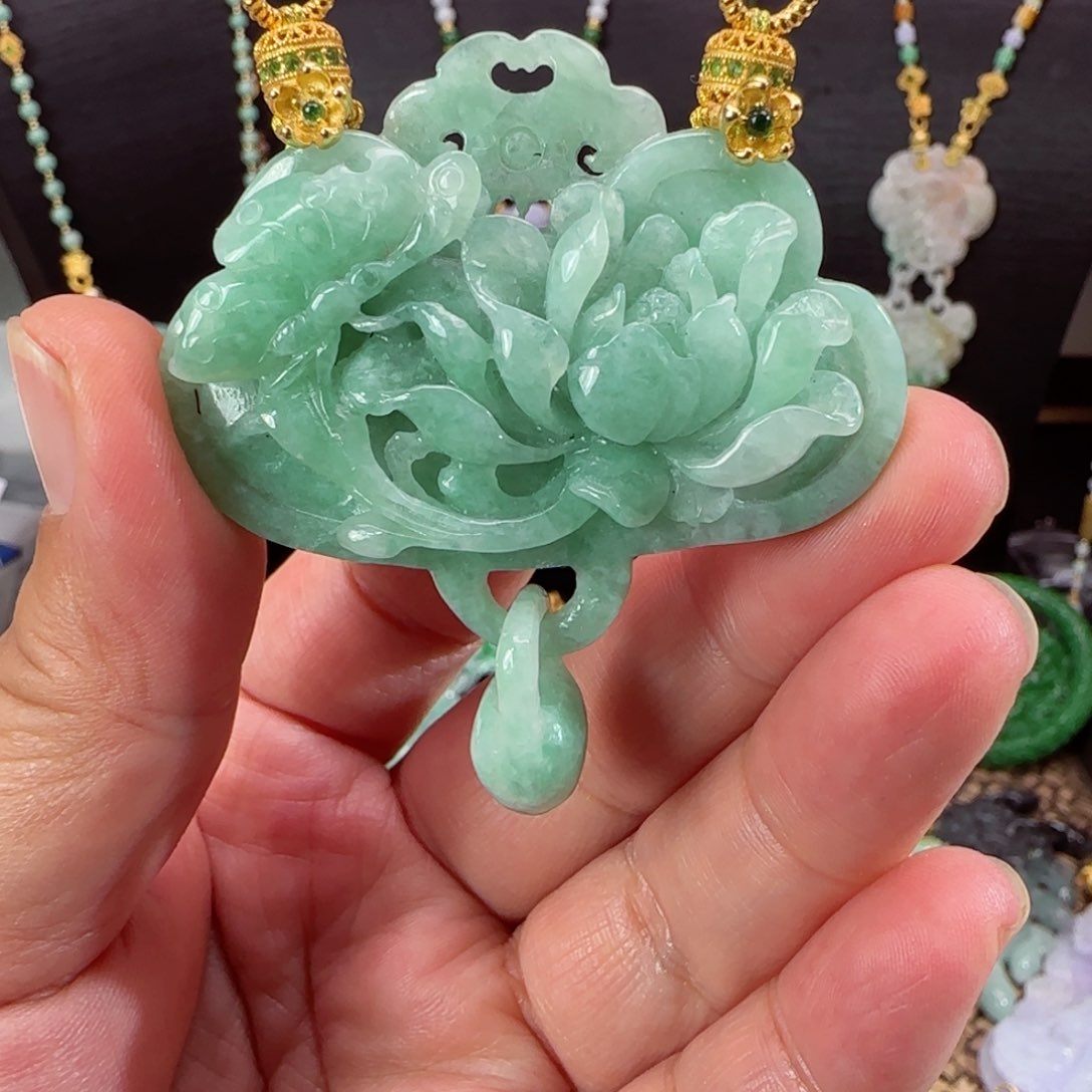 翡翠颈饰未镶嵌仿古