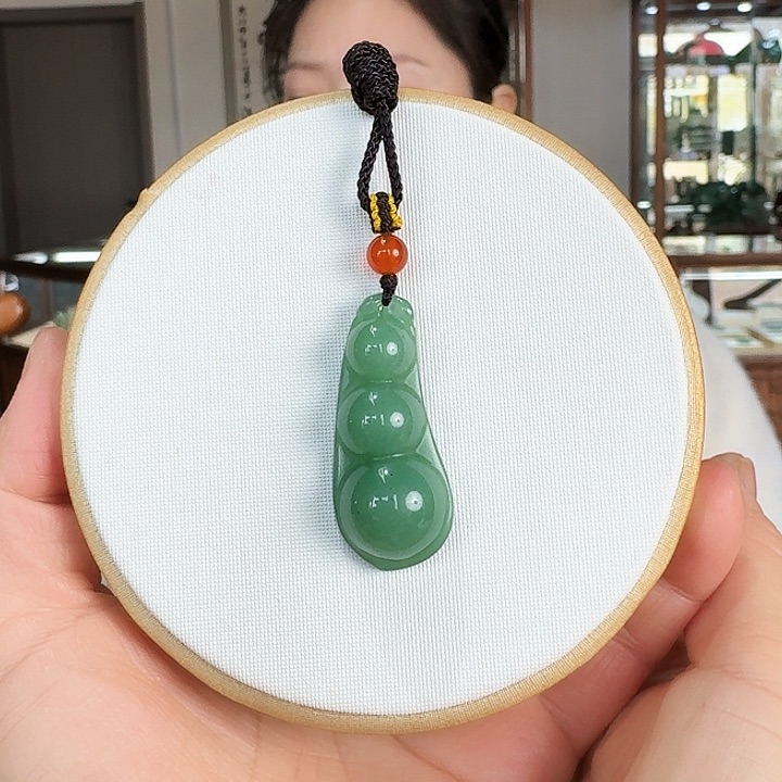 密玉（石英质玉）吊坠合金