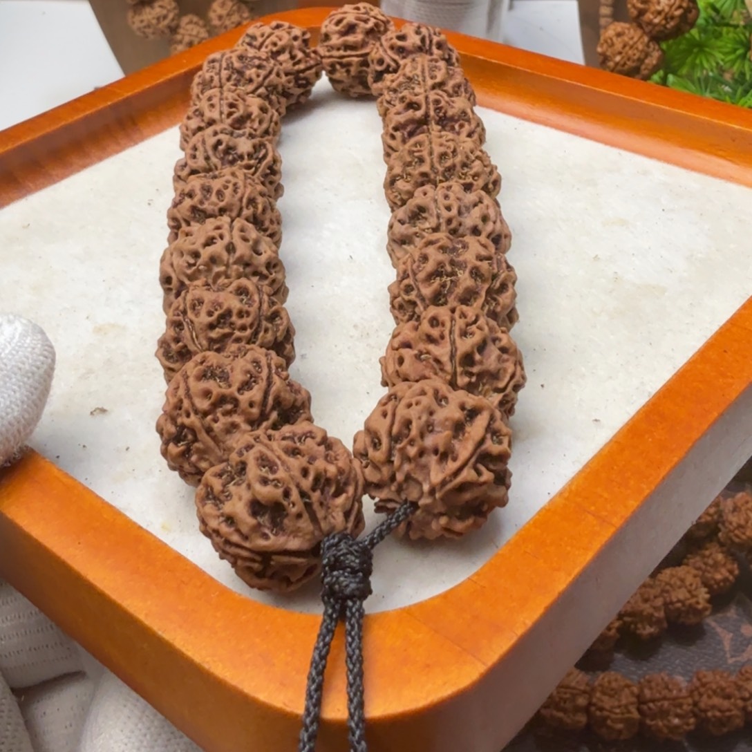 中***运金刚菩提吊坠蜂窝深坑镂空姜黄皮老籽超头