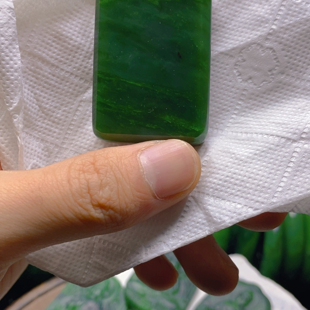 洒***叔和田玉未镶嵌珠宝半成品