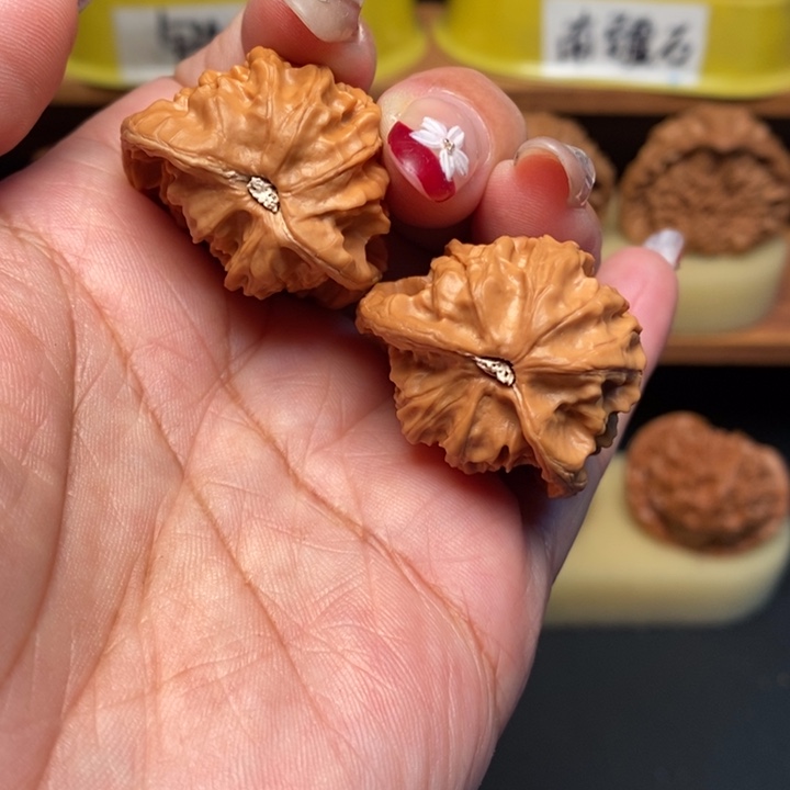 文玩核桃吊坠32蛇头