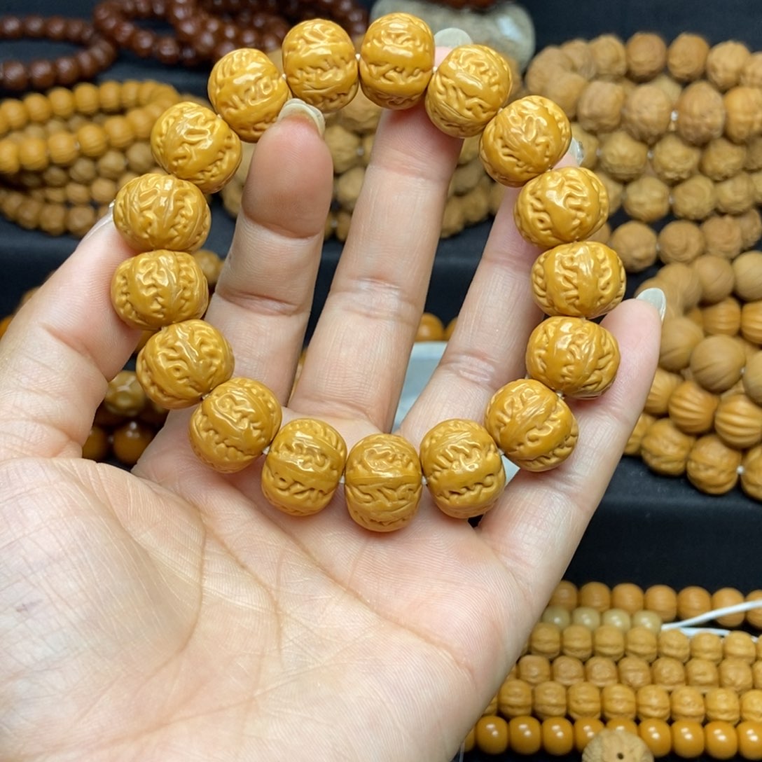 猴头核桃吊坠?*哥珊瑚八棱手串