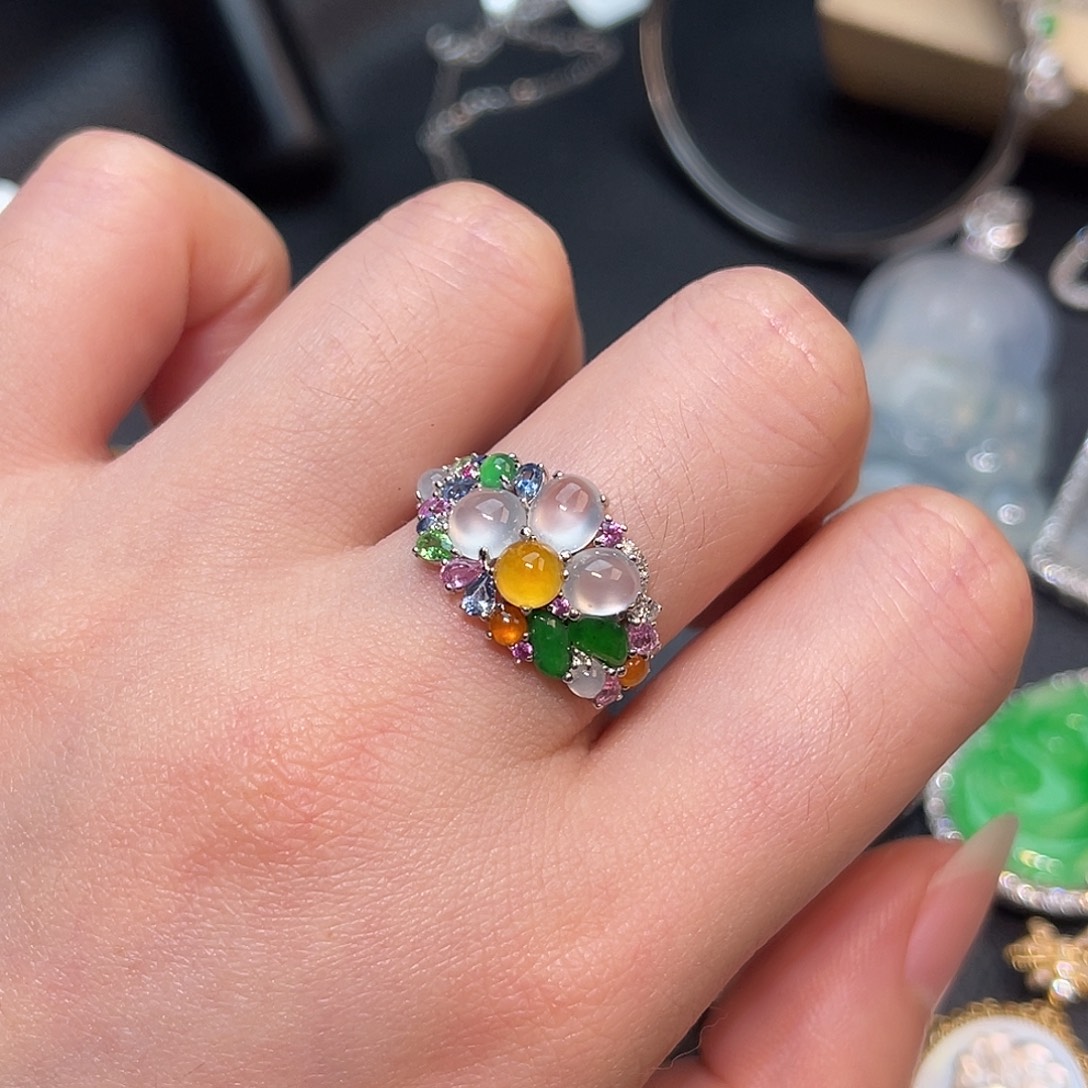 翡翠18K金镶嵌戒指蛋面