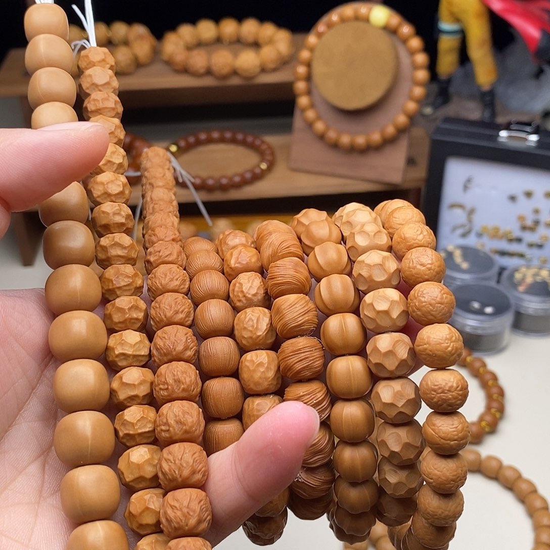 c***鱼吊坠猴头核桃鲨鱼