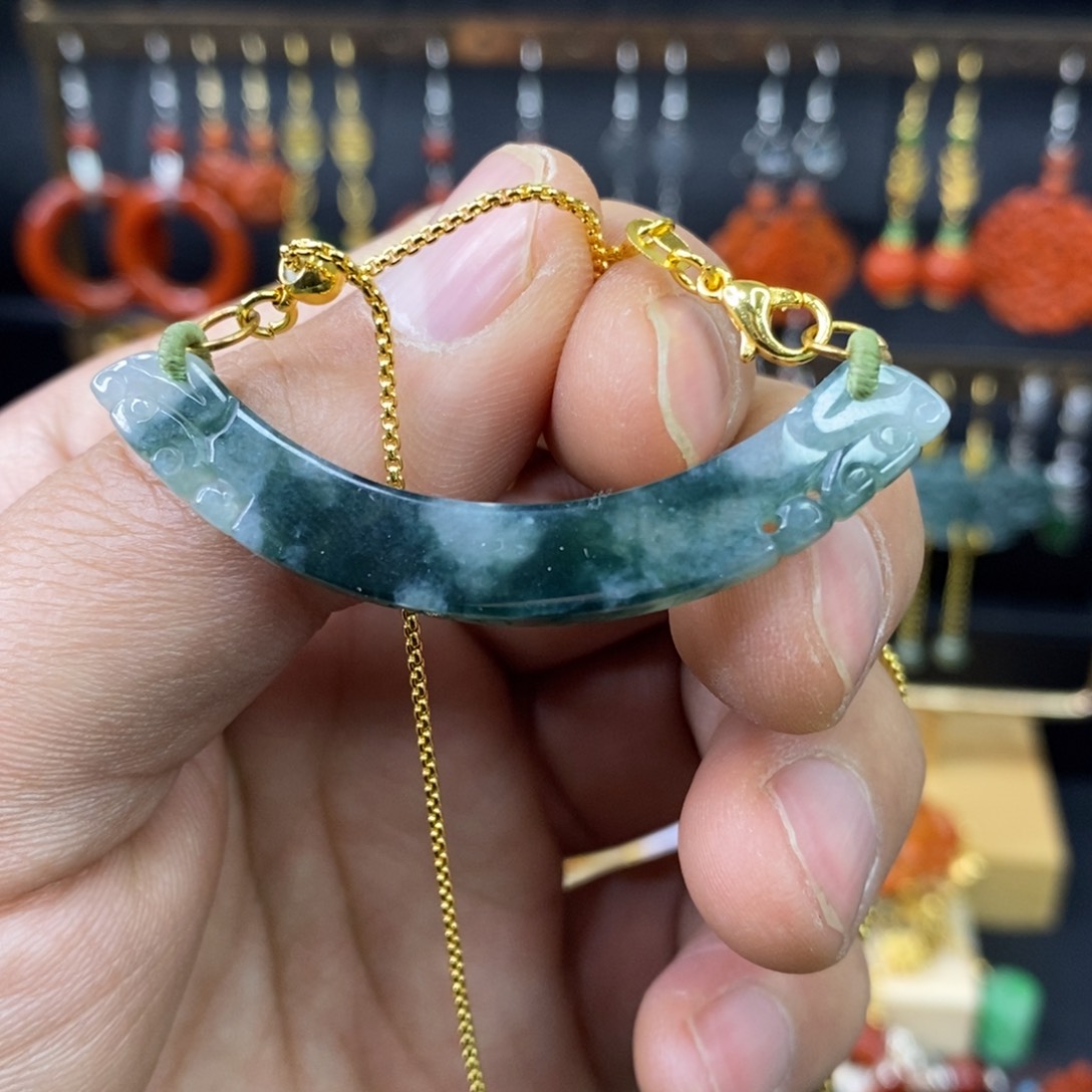 颈饰未镶嵌翡翠吊坠