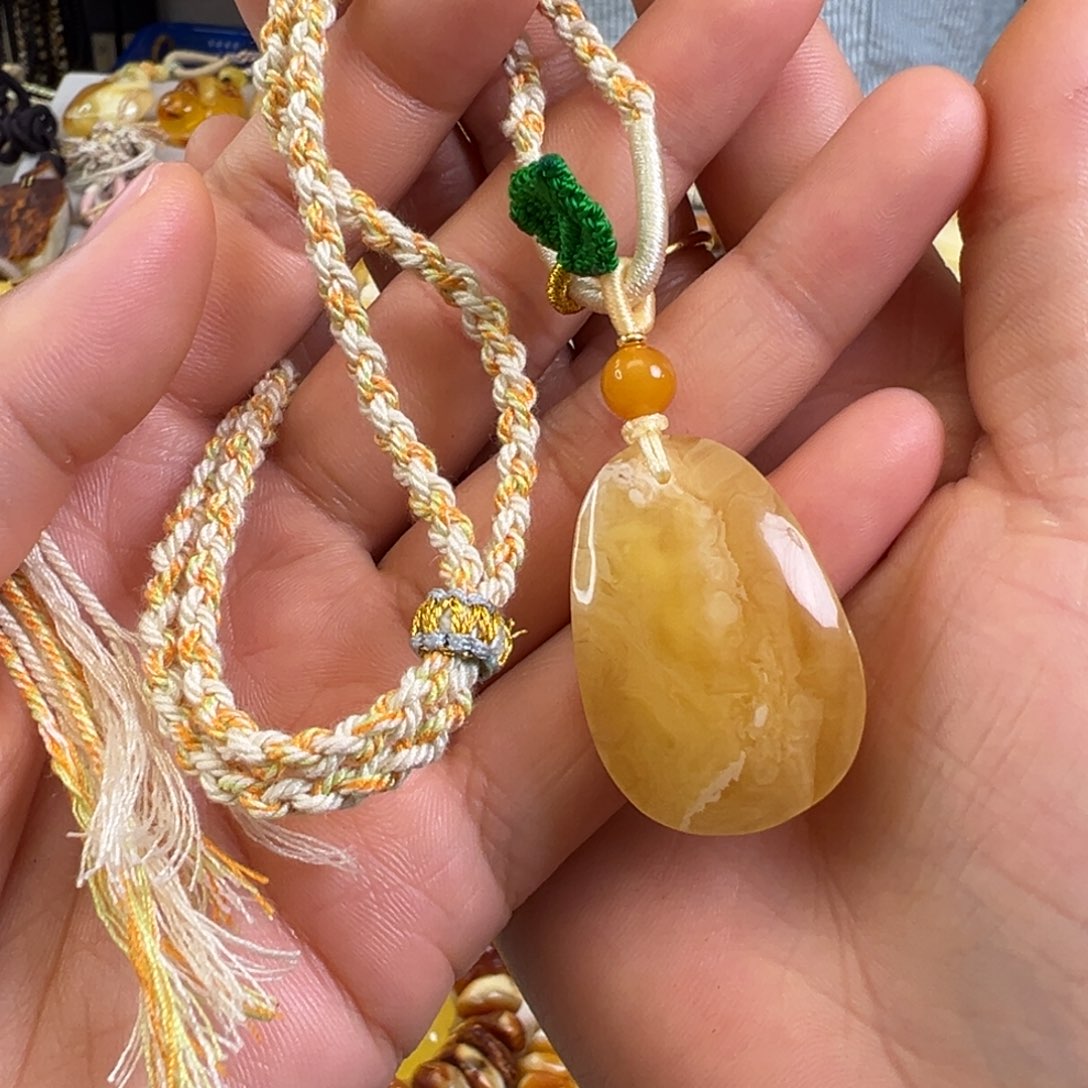 蜜蜡裸石未镶嵌蜜蜡