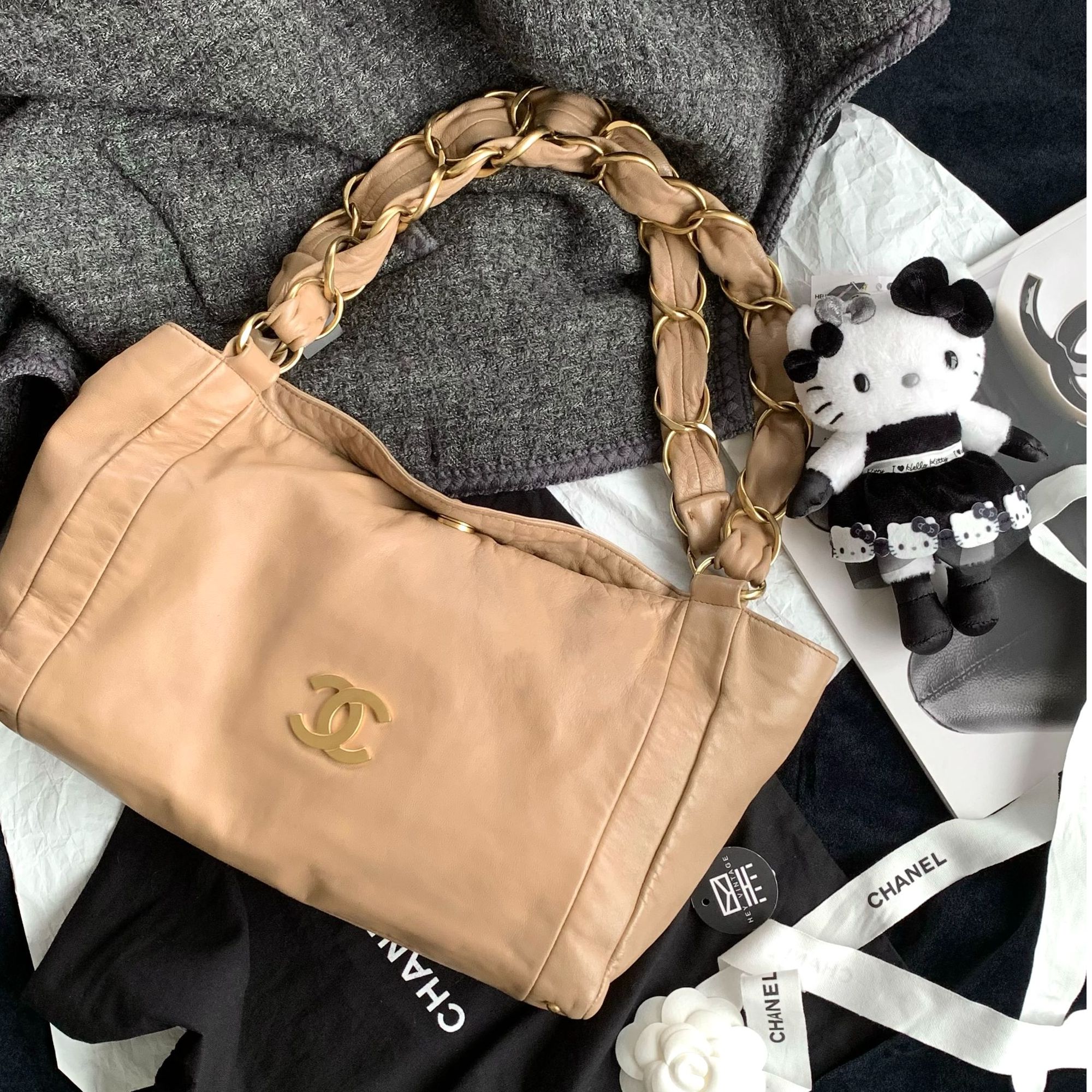 95新 Chanel/香奈儿 奶茶色金扣粗链条hobo包 30cm 18752653