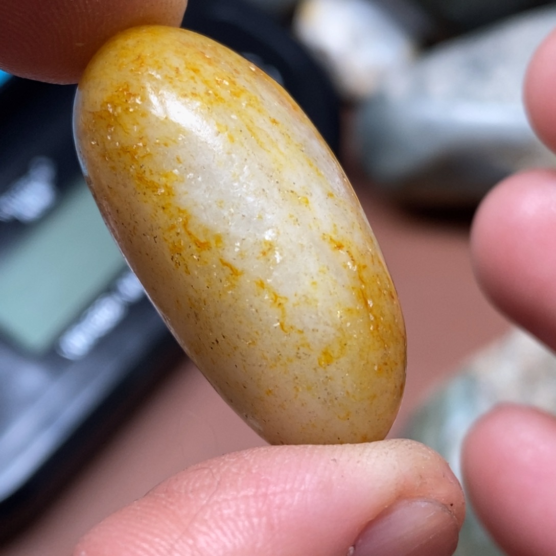 和田玉挂件足铂镶嵌