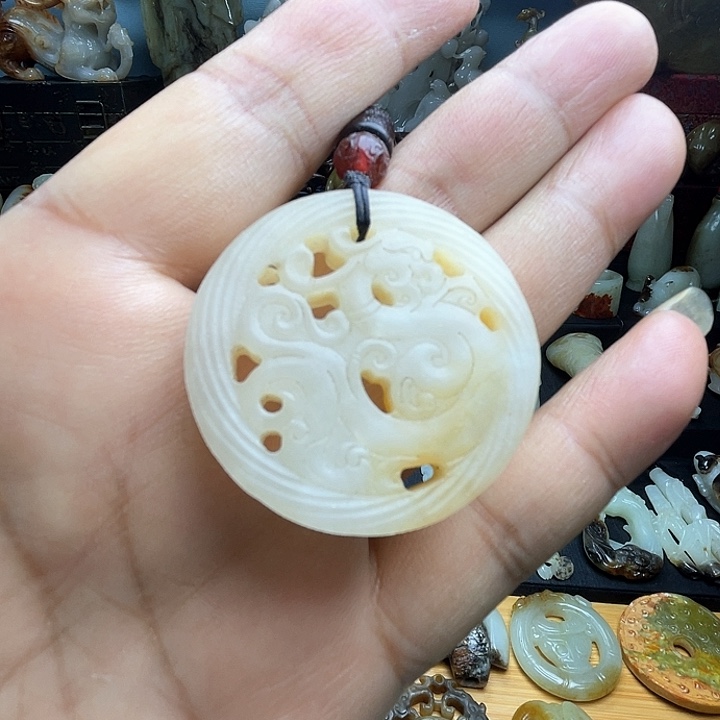 颈饰未镶嵌和田玉