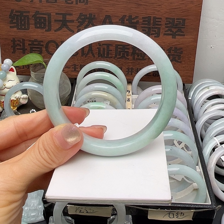 抑***孩翡翠未镶嵌手镯62正圈
