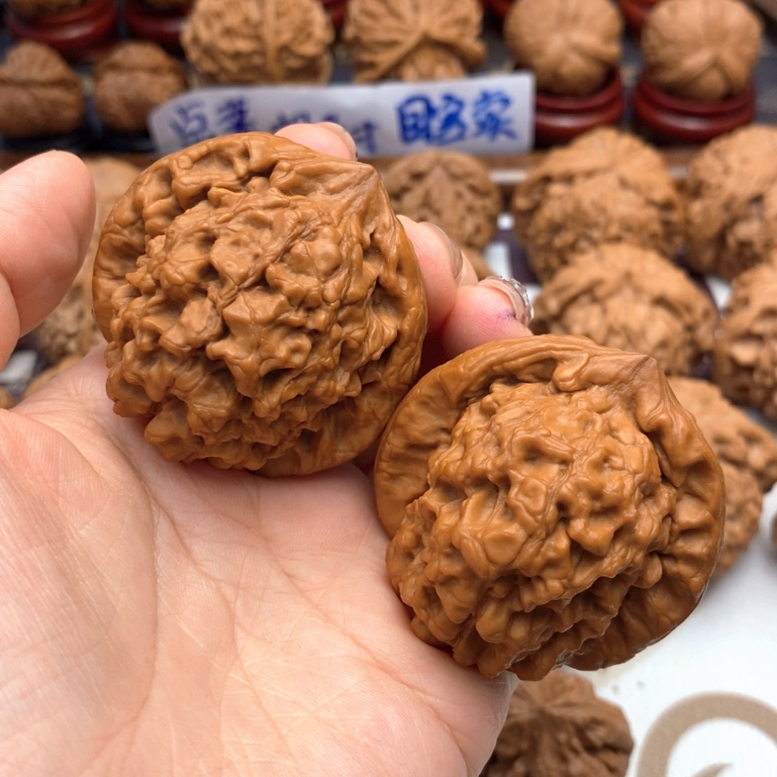 【闪购商品】文玩核桃吊坠48尺全品龙鼎