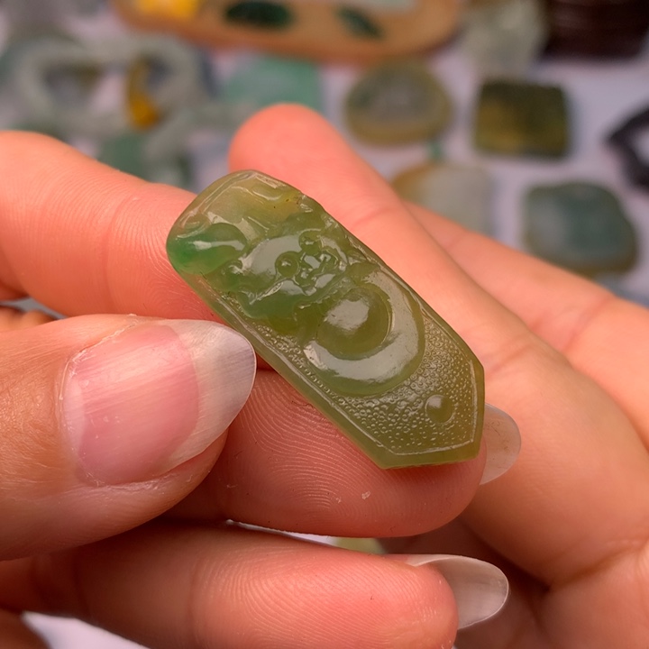 定制翡翠未镶嵌翡翠