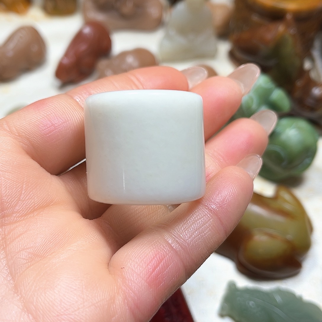 白玉菩提吊坠白玉菩提吊坠